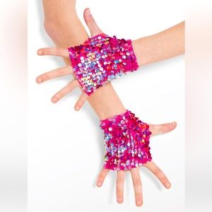 Weissman sequin mitt and hair clip